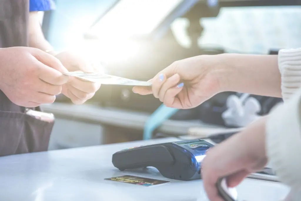 Credit card exchange symbolising the bank's VMware renewal preparation and license optimisation process.